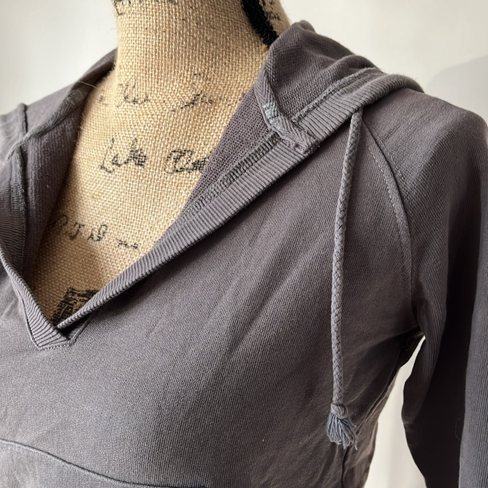 fitted pink victorias secret cropped hoodie
